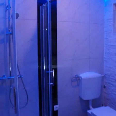 Konukevi Apartments And Rooms With Hot Tub Nin, Zadar - 5858