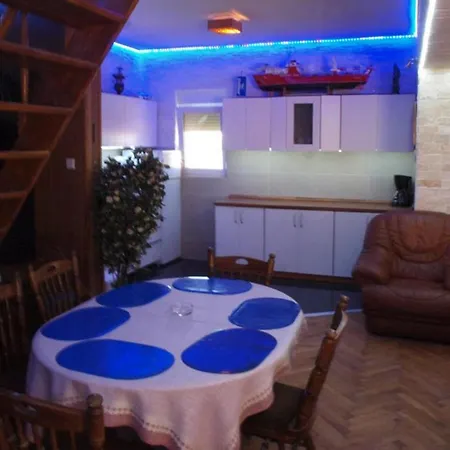 And With Hot Tub Nin, Zadar - 5858 بيت ضيافة 3*